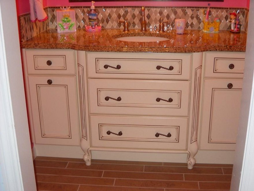 Tessa Vanity 1